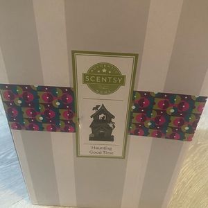Scentsy haunting  good time brand new